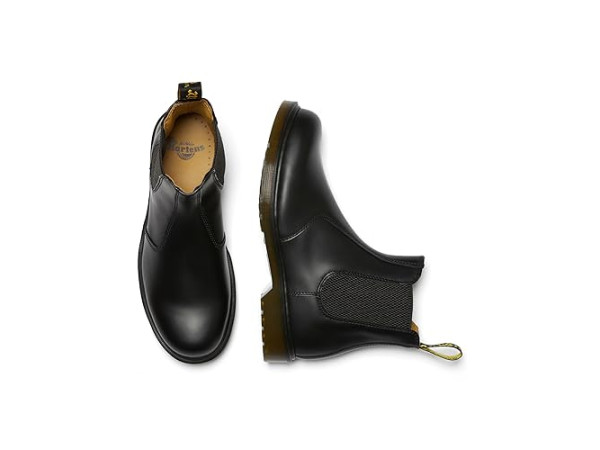 Dr. Martens 2976 Smooth Leather Chelsea Boots