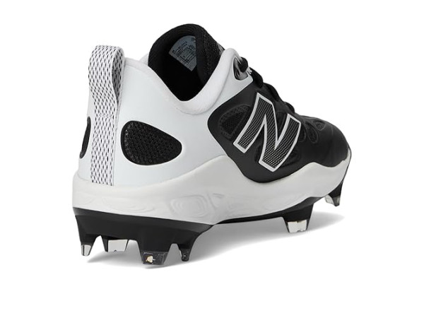 New Balance Fresh Foam Velov4 Molded Softball Cleats New Balance Fresh Foam Velov4 Molded Softball Cleats