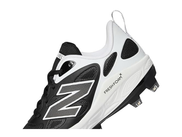 New Balance Fresh Foam Velov4 Molded Softball Cleats New Balance Fresh Foam Velov4 Molded Softball Cleats