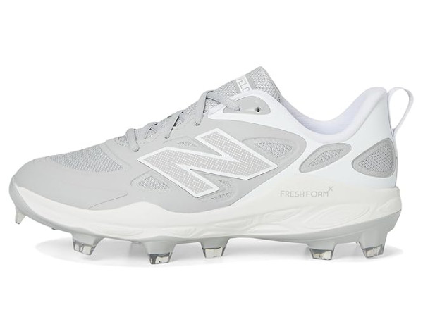 New Balance Fresh Foam Velov4 Molded Softball Cleats