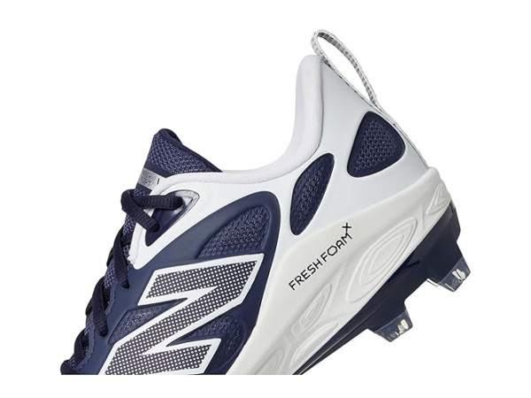 New Balance Fresh Foam Velov4 Molded Softball Cleats