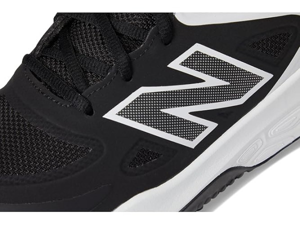 New Balance Fresh Foam Velov4 Turf-Trainer