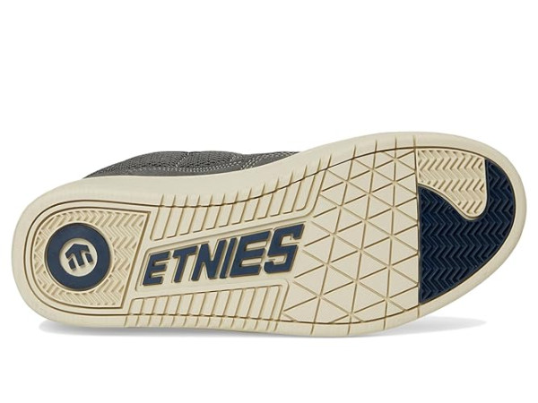 etnies Snake