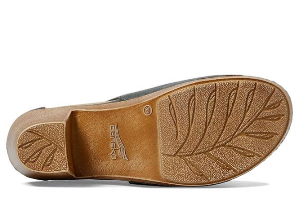 Dansko Sassy