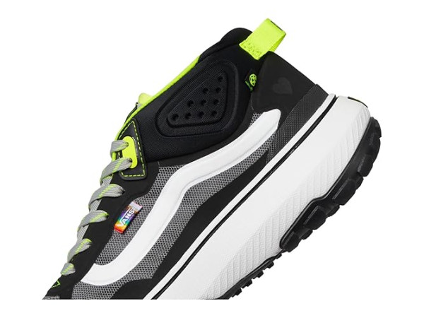 Vans U MTE Crosspath Mid