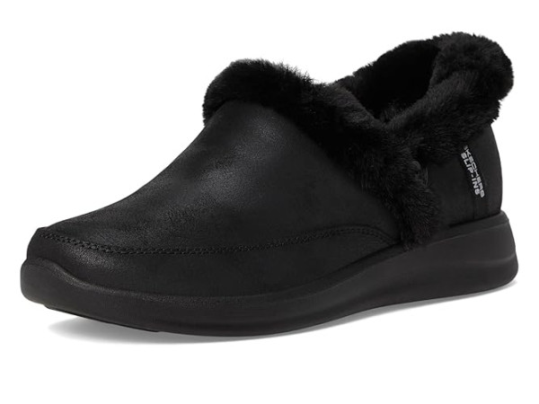 SKECHERS Cozy Escape - Hands Free Slip-Ins