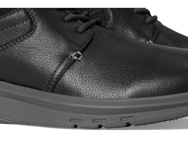 Clarks Motion Trek Plain Toe