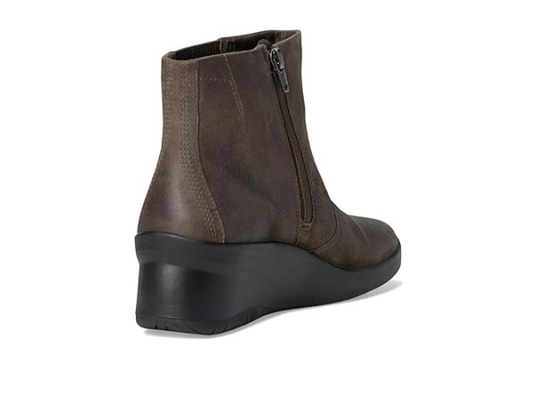 Clarks Suttyn Rae