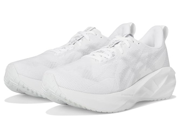 ASICS Novablast 5