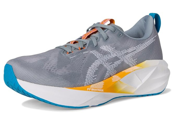 ASICS Novablast 5