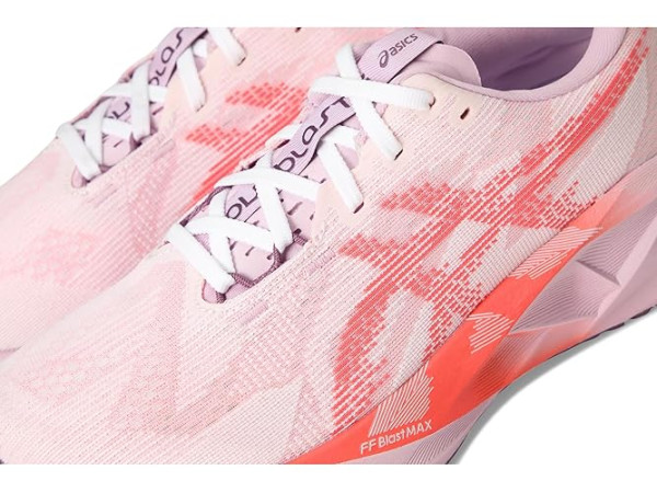 ASICS Novablast 5