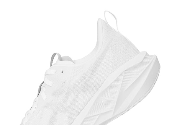 ASICS Novablast 5