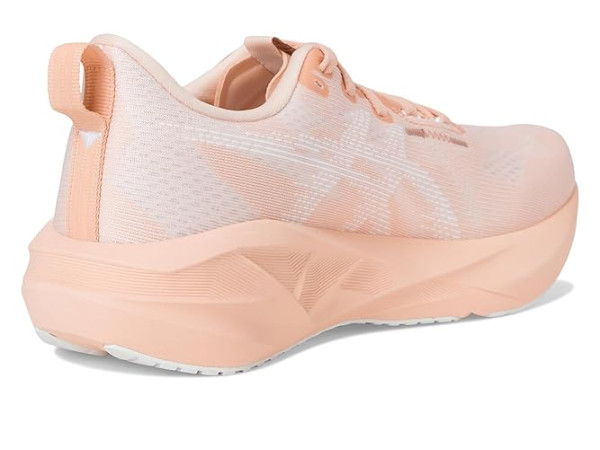 ASICS Novablast 5