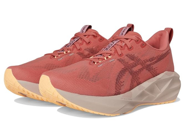 ASICS Novablast 5