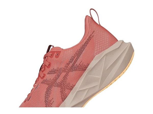 ASICS Novablast 5 ASICS Novablast 5