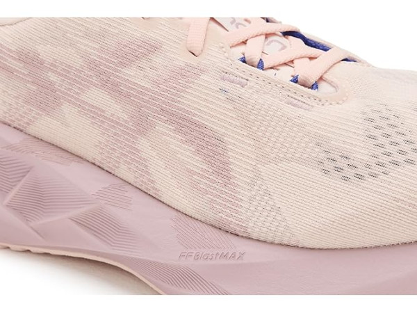 ASICS Novablast 5