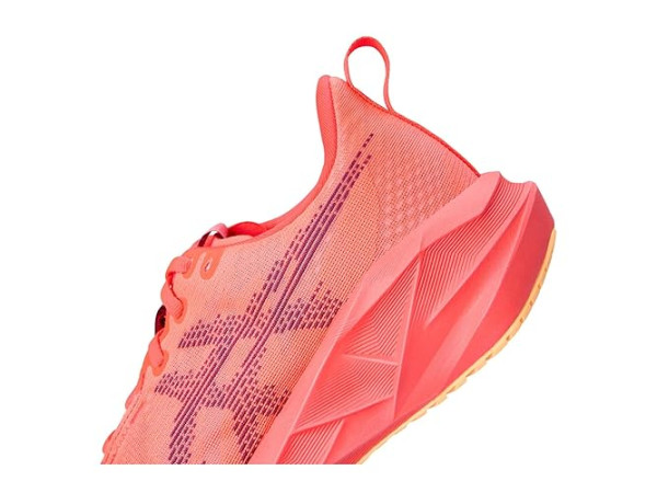 ASICS Novablast 5 ASICS Novablast 5