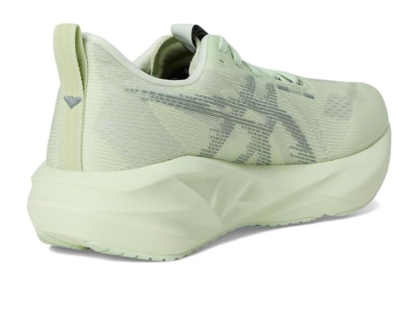 ASICS Novablast 5