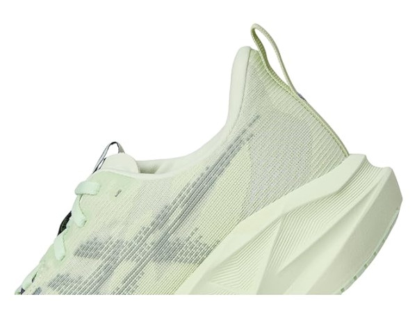 ASICS Novablast 5