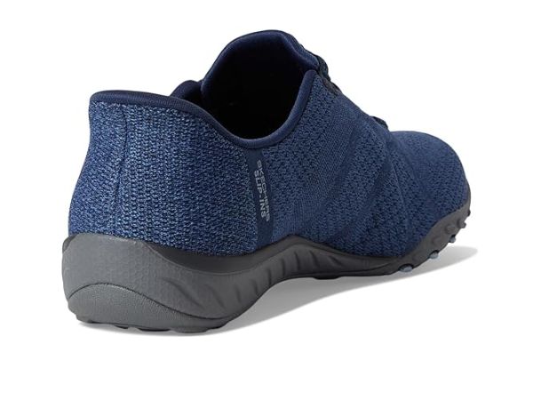 SKECHERS Breathe Easy - Knitty Waves Hands Free Slip-Ins