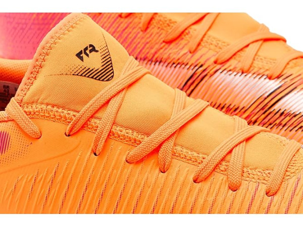 PUMA Future 8 Play Indoor Trainer Soccer Cleats