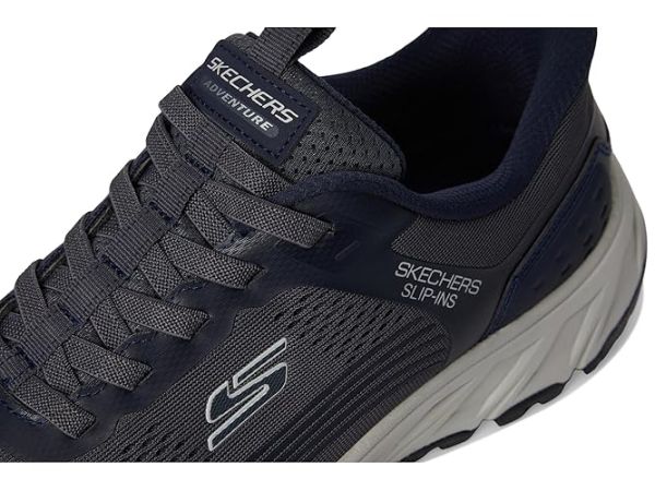 SKECHERS Hillcrest 2.0 Hands Free Slip-in