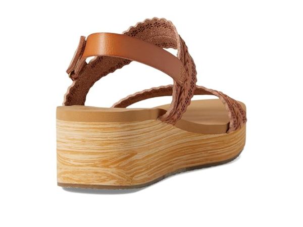 SKECHERS Summers - Coastal Stroll