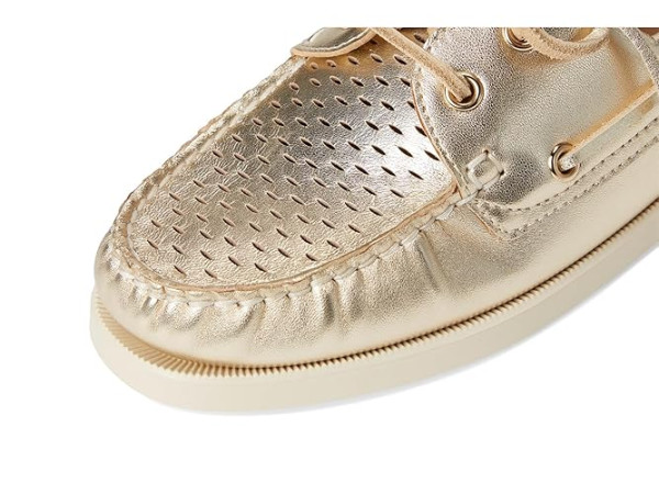 Steve Madden Sail