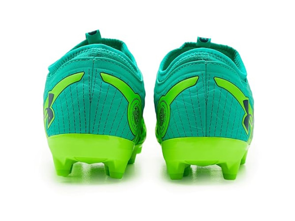 Under Armour Magnetico Select 5 Soccer Cleats